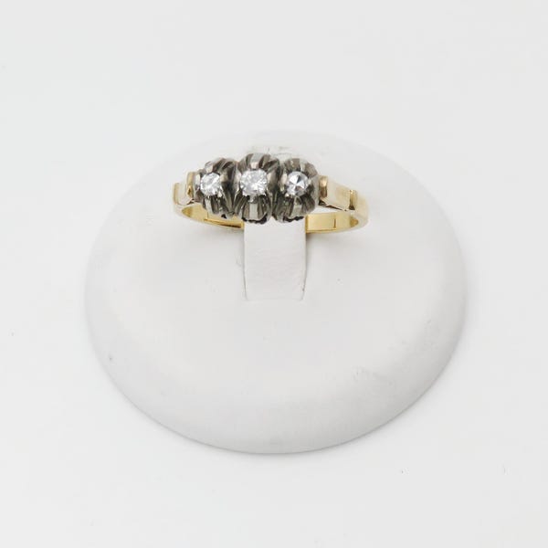 Antique Diamond 18K Gold Wedding Ring. Size 6.75