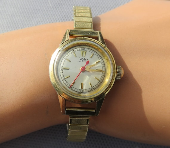 Art Deco Wyler Incaflex Swiss Womans Mechanical Wristwatch  display picture 2