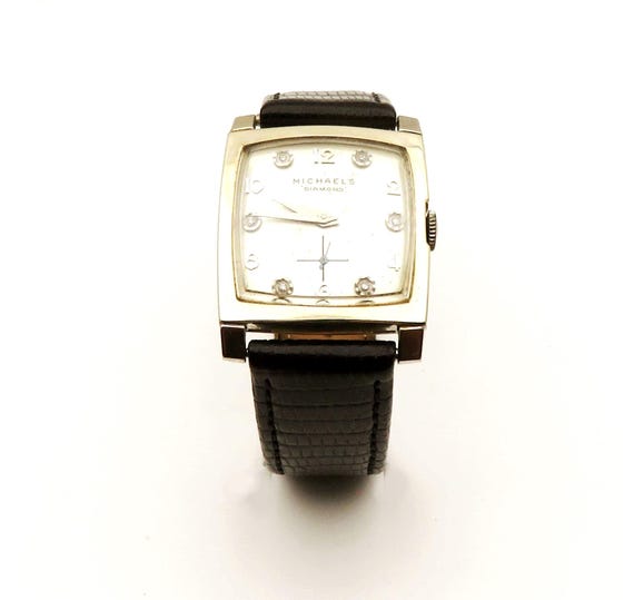 1935 Michael 6 Diamonds men wrist watch Keeps accurate time
