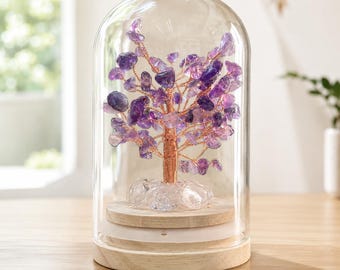 Arbre en améthyste naturelle fait main sous dôme transparent