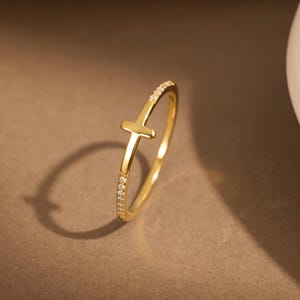 Elegant sidokorsring, sterlingsilver med CZ-beläggning, minimalistiska kristna smycken
