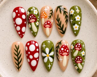 Mushroom Press On Nails, Wildflower Cottagecore Nail, Vintage Floral Nail Art, Fall Woodland Nail, Daisy Flower Fairycore Autumn Nails