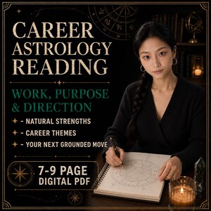 Könnte beinhalten: Ein digitales PDF-Dokument mit dem Titel CAREER ASTROLOGY READING: WORK, PURPOSE & DIRECTION. Der Text listet natürliche Stärken, Karrierethemen und den nächsten Schritt auf. Eine Person schreibt in ein Notizbuch mit Astrologie-Diagramm.