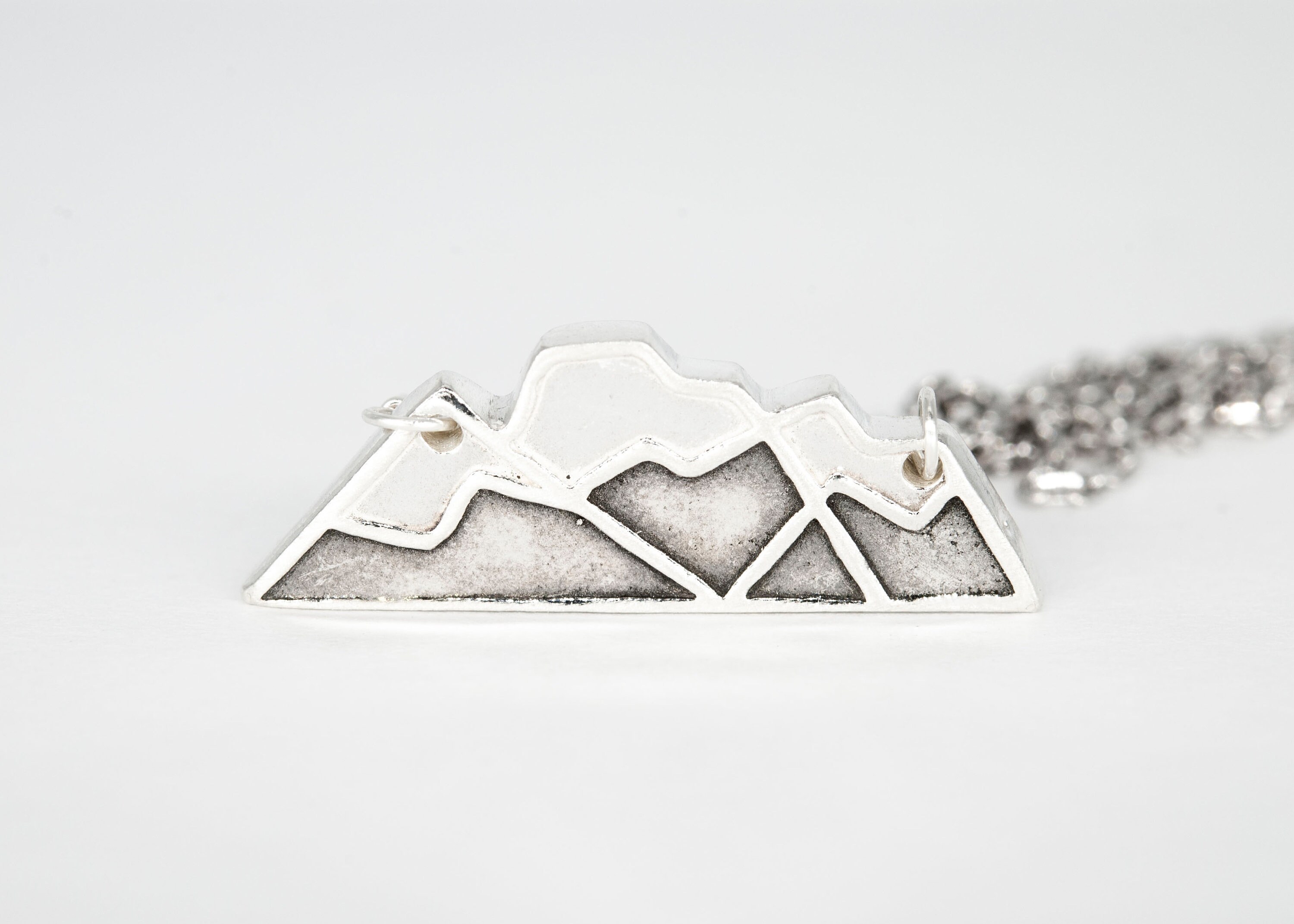Three sisters mountain necklace online