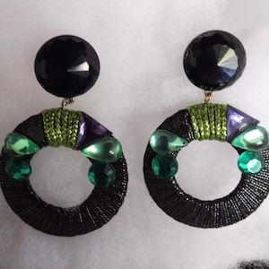 Sparkling Black Hoops 1980s Feather weight Statemebts