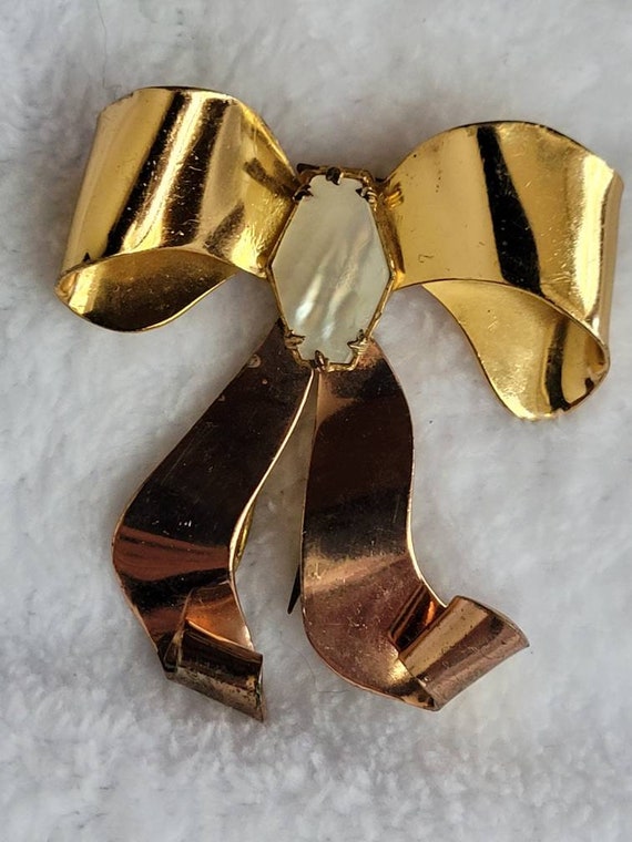 Coro Bow Mother of Pearl Cebtrr 40s 50s - image 3