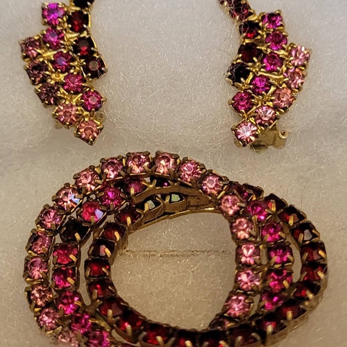 3 Rings of Stunning Pink Shades of Shimmering retailer Vintage Rhinestones 