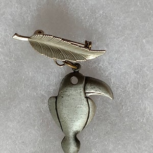 AJMC Classic Gold Silver Bird&quot; Fan Favorite Collectible... Perfect Birdlovers Gift