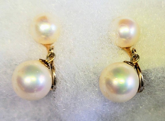 Pretty Pearl's Swinging like The Sixties Earrings… - image 1