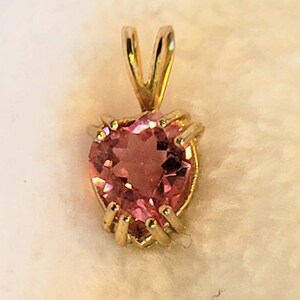 Sparkling  Sweet Pink Solitaire Stone