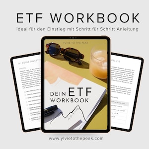 Könnte beinhalten: Ein digitales Display zeigt ein ETF-Workbook mit dem Text DEIN ETF WORKBOOK und einer Berg-Strichzeichnung. Der Bildschirm zeigt eine Schildpatt-Sonnenbrille, ein Glas Orangensaft und einen schwarzen Stift auf gelbem Untergrund.