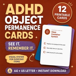 Op de afbeelding: Een set van 12 printbare ADHD objectpermanentiekaarten op een donkerrode achtergrond. De tekst luidt ADHD OBJECT PERMANENCE CARDS, SEE IT. REMEMBER IT., VISUAL SYSTEM FOR EVERYDAY ITEMS en A4 + US LETTER • INSTANT DOWNLOAD. Eén kaart toont Strategy Card 04 Clear Container System.