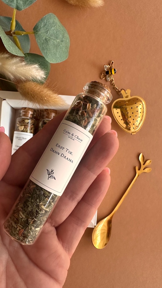 Tee Geschenkset für die beste Freundin mit 3 Teesorten und Herz-Teesieb