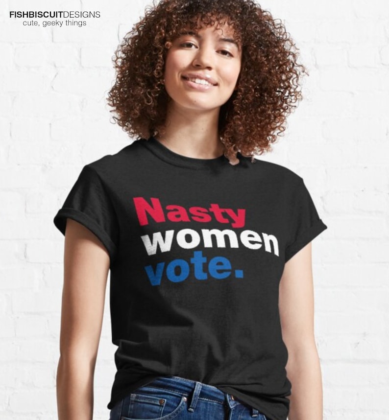 T me vote. The neckline of the NS T-Shirt woman.