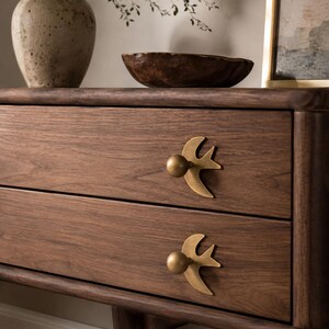 Swallow Bird Cabinet Knob Antique Brass Drawer Pull Vintage Cabinet Hardware Unique Kitchen Cupboard Handle Kids Room Furniture Decor