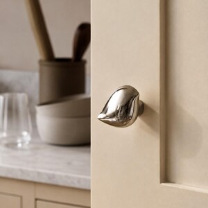 Modern Bird Cabinet Knob Small Brass Drawer Pull Titanium Silver Furniture Handle French Style Nursery Room Kitchen Cabinet Hardware