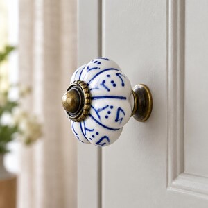Pomelli in ceramica dipinti a mano a forma di zucca, maniglie per cassetti in stile vintage con motivo floreale, pomelli a foro singolo per cassettiere, armadi e ante di guardaroba. C