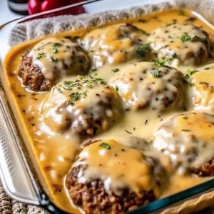 Receita de Bife de Hambúrguer Amish Assado, Jantar Caseiro Caseiro, Bifes de Hambúrguer com Molho de Cebola, Carne Moída Caseira (Download Digital em PDF)