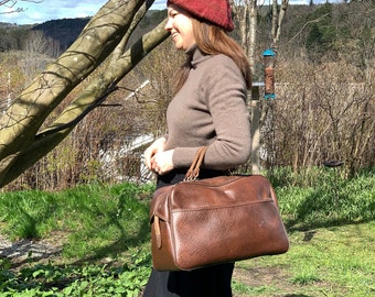 Vintage travel bag from 70s , Fake leather vegan bag , Weekend 70s bag
