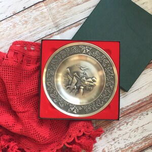 Norwegian Christmas pewter plate , Lofoten wall decor from Norway  , Odd Slephau Design ,  Ilex holly Norway Christmas