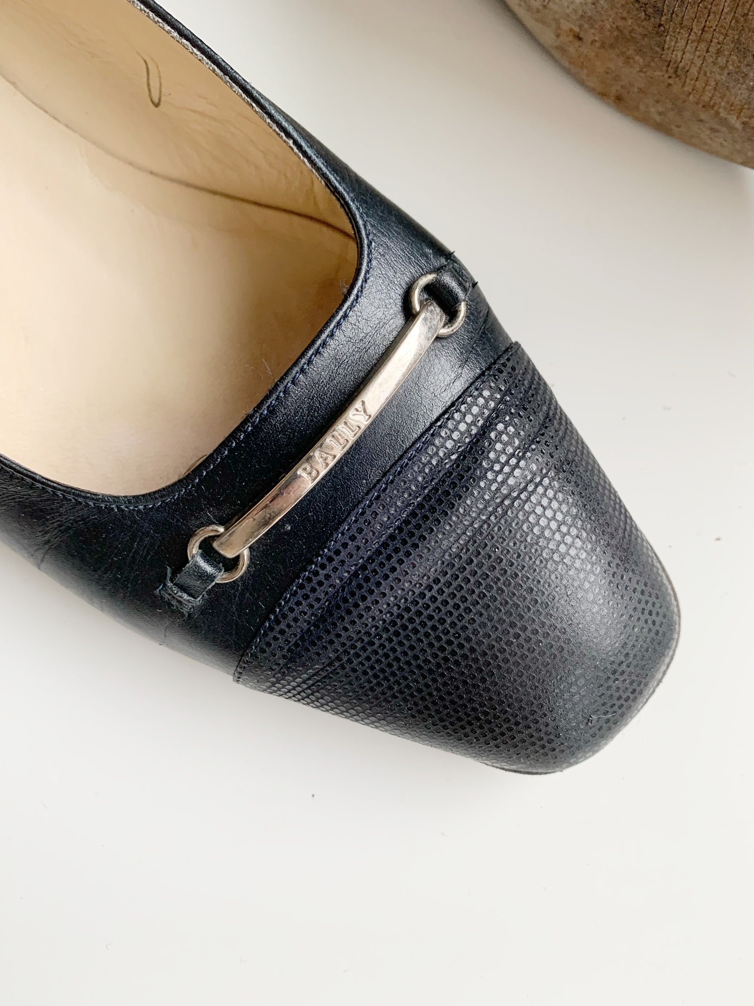 Escarpins Noirs BALLY Pour Femme - Pointure 5,5 US - Talons Bas - Occasion En Bon état