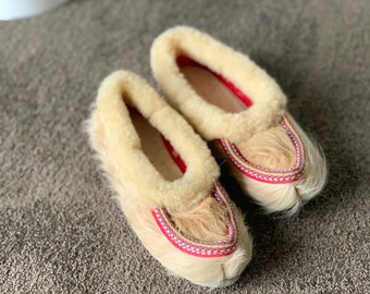 Norwegian slippers , Norwegian shoes , Sami reindeer shoes size 32 European