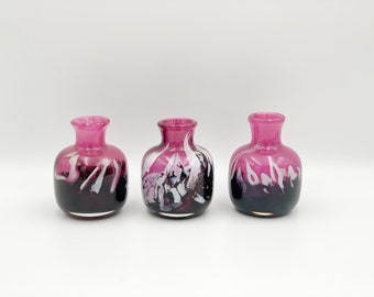 Black pink glass vase , Art glass vase Norway , Norwegian glass , Norwegian gift