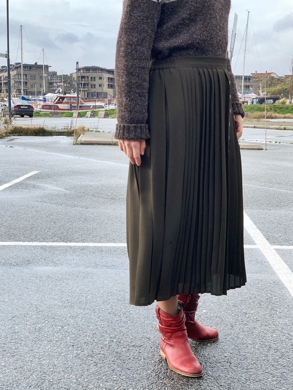 Pleated Maxi Skirt Pleated Midi Skirt High Waisted Skirt Vintage Pleated Skirt Green Skirt Pleats Made in Britain Made in the UK St Patricks Etsy UK