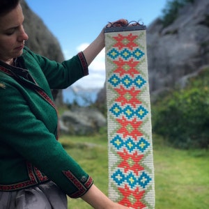 Norwegian folk art , Norwegian Christmas bell pull , Christmas star tapestry