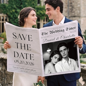 Può includere: Un annuncio in stile giornale intitolato The Wedding Times, con il testo Save The Date 05.20.2026, Daniel & Charlotte, e una fotografia in bianco e nero di una coppia. Il foglio include anche la località New York, USA.