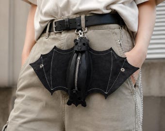 Bat Shaped Waist Bag Small Crossbody Gothic Bat Bag Mini Leather Bat Pouch Halloween Gift Alternative Fashion Waist Hanging Bag