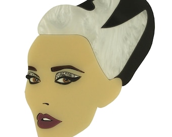 Daphne Guinness brooch