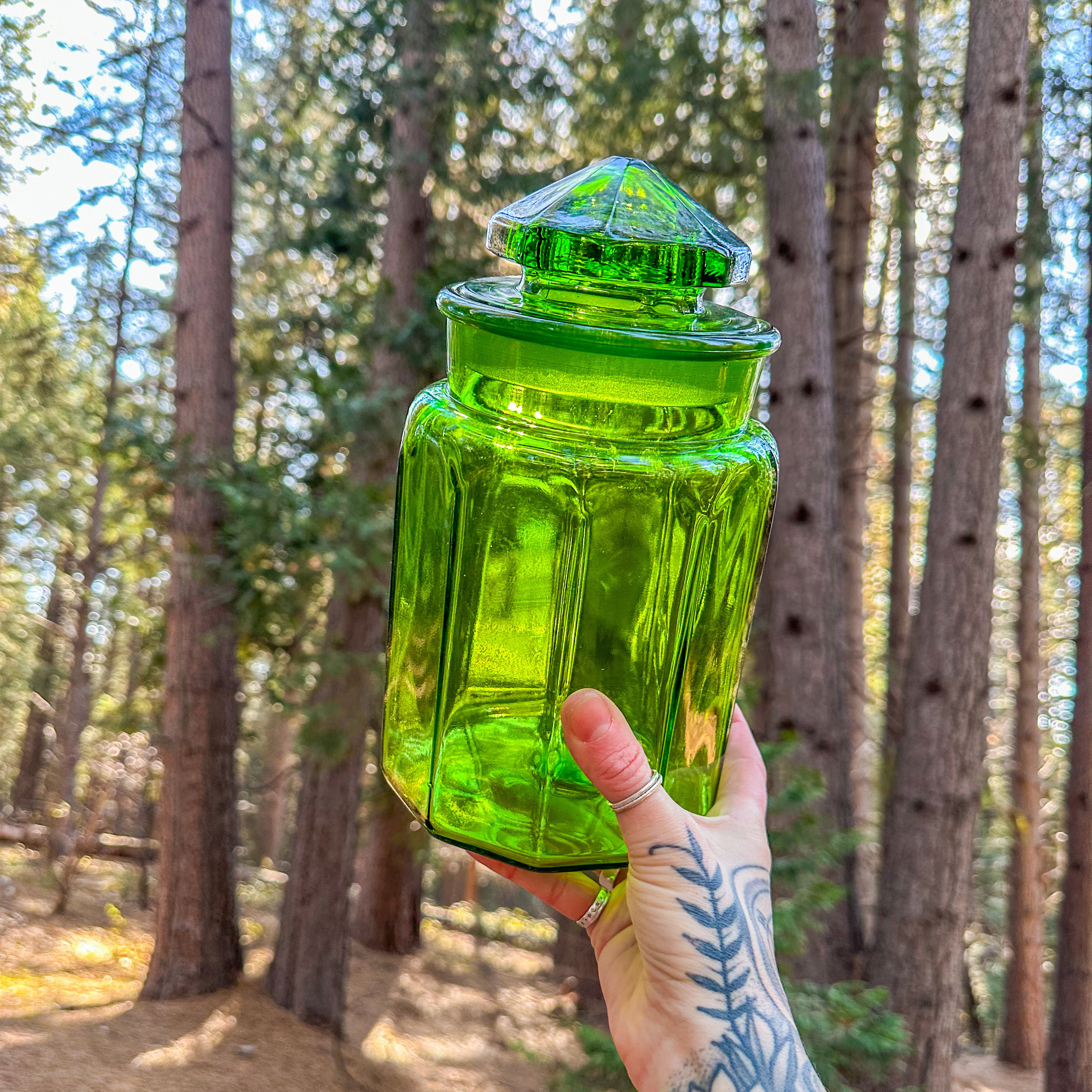 Vintage LE SMITH Green Glass Canister Jar Paneled Pattern 9