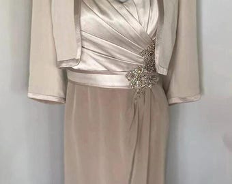 Vintage Champagne Beaded Gown: Mother of the Bride Formal Dress (Size 2)