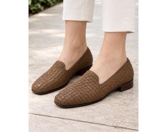 Zapatos mocasines sin cordones de piel trenzada Sesto Meucci para mujer, talla 7.5 M, color marrón, en excelente estado.