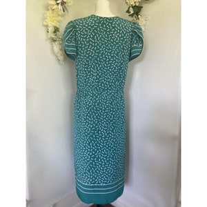 Maggy Boutique Vintage 80-90s Abstract Elastic Waist Shirt Dress Secretary Librarian Teacher Size 8 Cottage Core Green White  Shoulder Pad