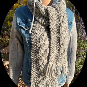 Super Chunky Classic Cable Hand Knit Scarf (Unisex) Color - Gray