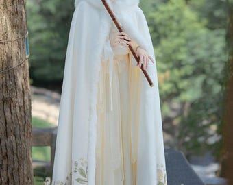 Winter White Hanfu Cape: Faux Fur, Floral Embroidery, Traditional Asian Cloak