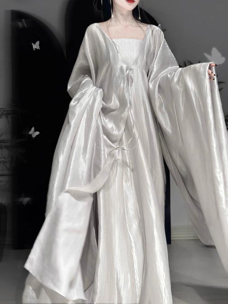 Silber Mondschein Hanfu Set, Tencel Satin fließendes Feenkleid, Fantasy Fotografie Kostüm Bild 3