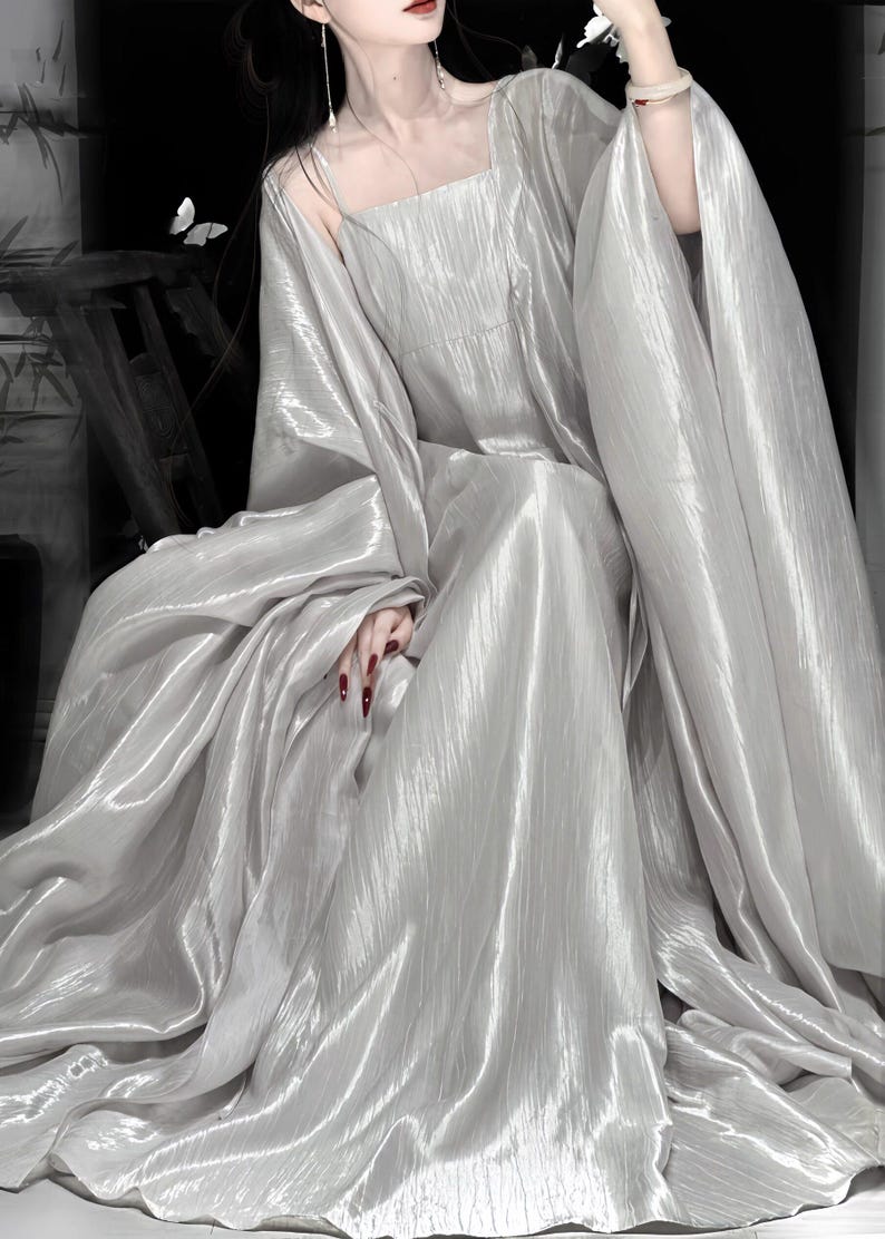 Silber Mondschein Hanfu Set, Tencel Satin fließendes Feenkleid, Fantasy Fotografie Kostüm Bild 9