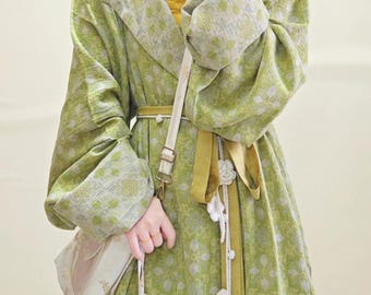 Płaszcz Hanfu w stylu vintage w kolorze zielonym z kwiatowym wzorem żakardowym – tradycyjny orientalny styl szaty