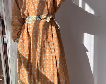 Vintage Orange Floral Cotton Linen Hanfu Robe – Traditional Oriental Folk Outfit