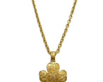 Vintage CHANEL chain necklace with large arabesque petal flower pendant top and CC mark. Gorgeous masterpiece jewelry. 080826k1ys