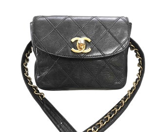 Vintage CHANEL black leather waist purse, fanny pack with golden chain belt and CC closure hock. 60-67cm, 23.5"-26.3"