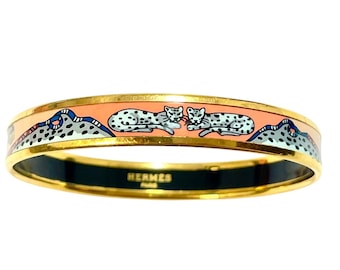 Vintage Hermes gold and pink cloisonne enamel bangle with Jaguar couple. CIRCUS. Beautiful jewelry. PM bangle. Cheetah, panther. 080525r3
