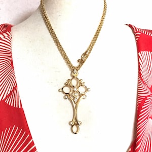 MINT. Vintage Christian Dior long chain necklace with crystal and pearl cross key design pendant top. Rare and gorgeous masterpiece. 050406r