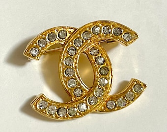 Vintage Brooch CHANEL CC Logo Monogram Quilted Brooch Pin Jewelry Gold 80's  -  Sweden