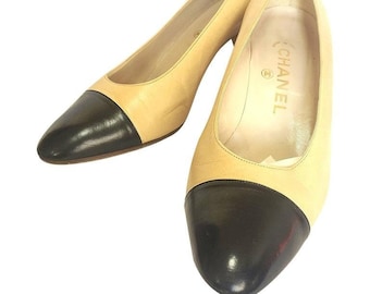 Vintage CHANEL beige and black leather shoes, classic pumps.  EU 36, US5.5. small size. 050320r20