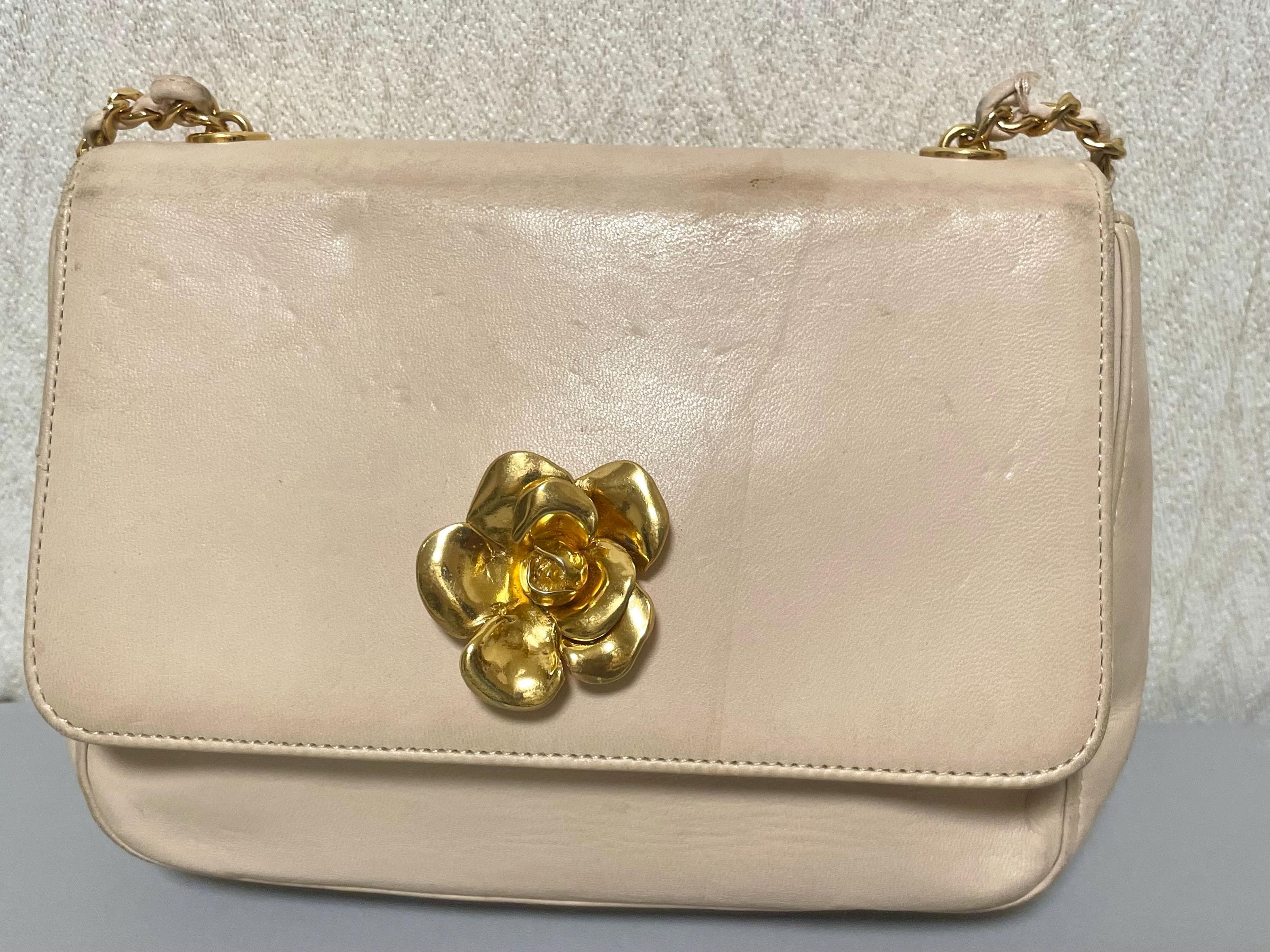 Vintage CHANEL Pale Pink Beige Lambskin Chain Shoulder Bag With