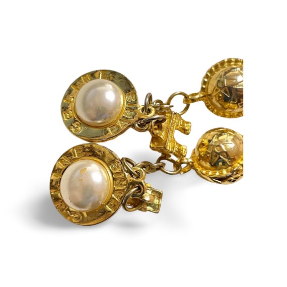 アクセサリー CELINE Vintage Celine Golden Round Frame Faux Pearl Dangle Earrings